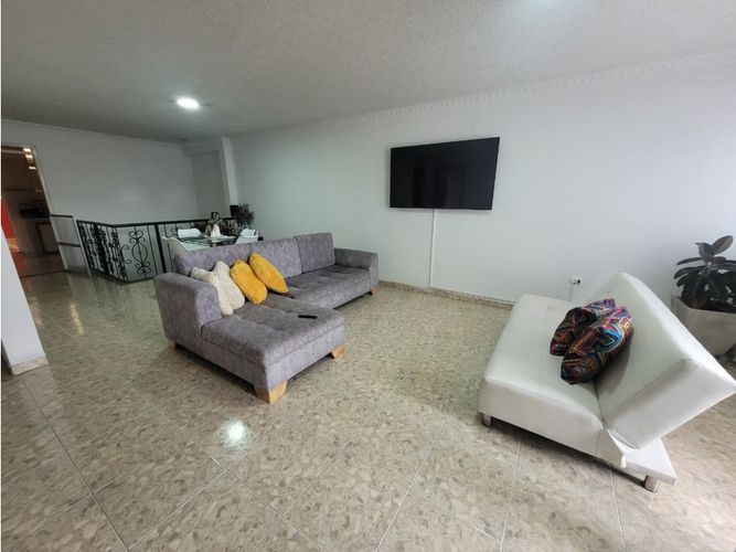 Casa de 7 alcobas en venta en La Cabaña, Armenia, 470 m² · foto 3 de 24