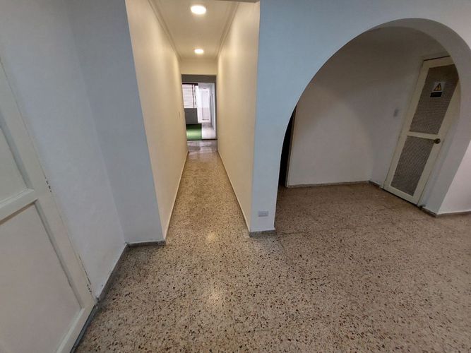 Casa de 17 alcobas en arriendo en San Vicente, Cali, 468 m² · foto 4 de 5
