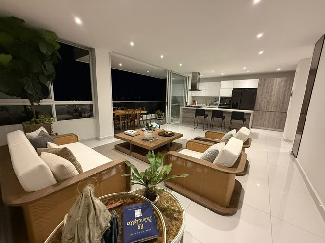 Apartamento de 3 alcobas en venta en Ciudad Jardin, Cali, 164 m² · foto 2 de 20