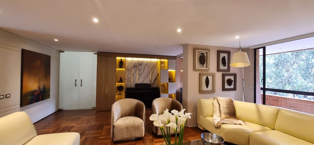 Apartamento de 3 alcobas en venta en Sierras Del Moral, Bogotá, 209 m² · foto 3 de 23