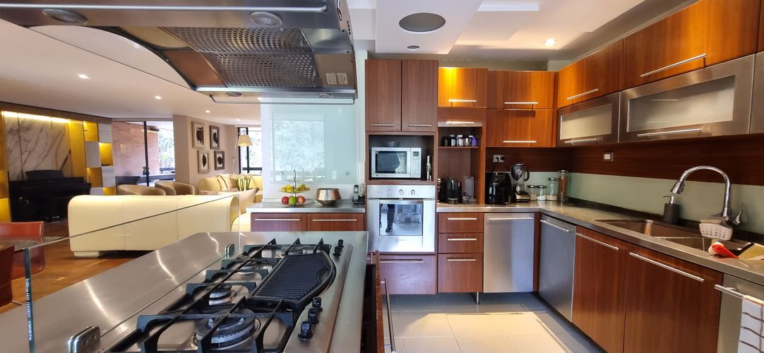 Apartamento de 3 alcobas en venta en Sierras Del Moral, Bogotá, 209 m² · foto 9 de 23