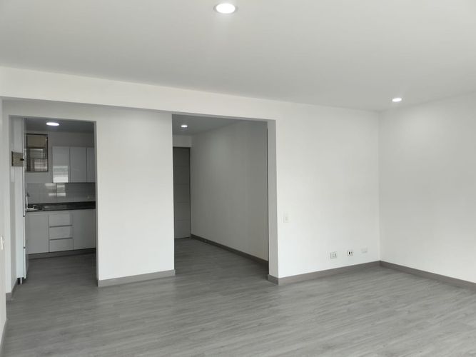 Apartamento de 2 alcobas en arriendo en La Aguacatala, Medellín, 104 m² · foto 5 de 14