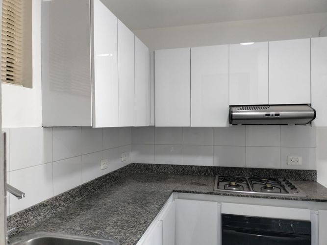 Apartamento de 2 alcobas en arriendo en La Aguacatala, Medellín, 104 m² · foto 4 de 14