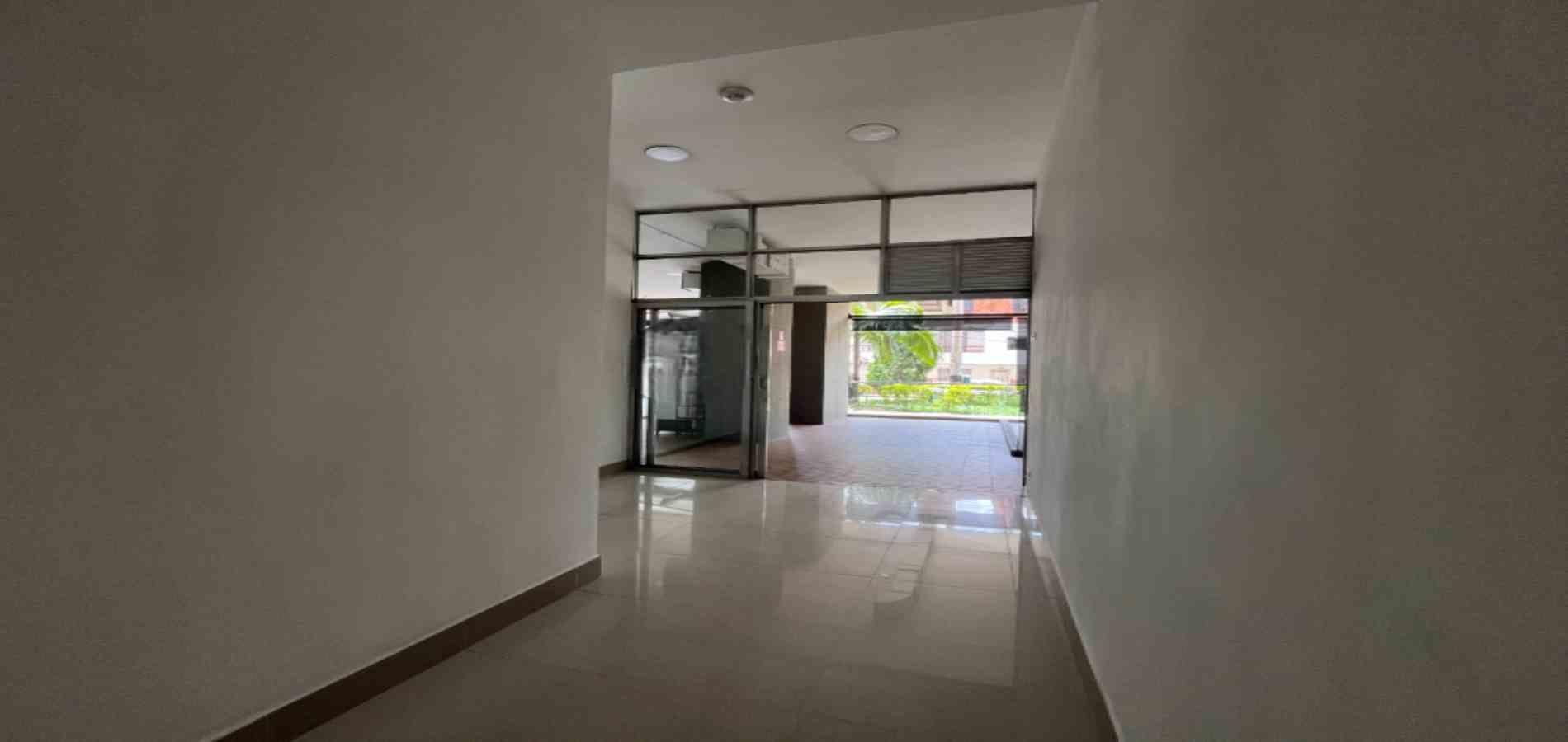 Local en Arriendo en Madera, Bello