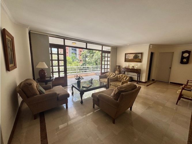 Apartamento de 3 alcobas en venta en Arboledas, Cali, 157 m² · foto 2 de 24