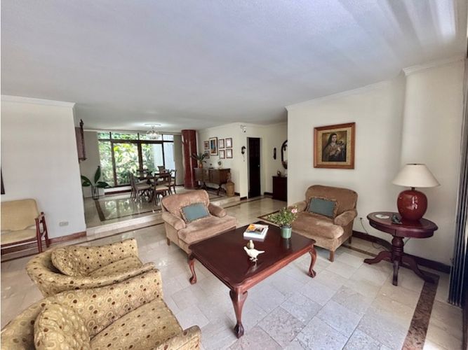 Apartamento de 3 alcobas en venta en Arboledas, Cali, 157 m² · foto 3 de 24