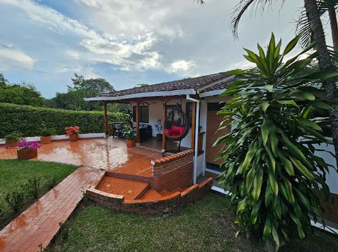 Casa de 5 alcobas en venta en La Buitrera, Cali, 400 m² · foto 3 de 24