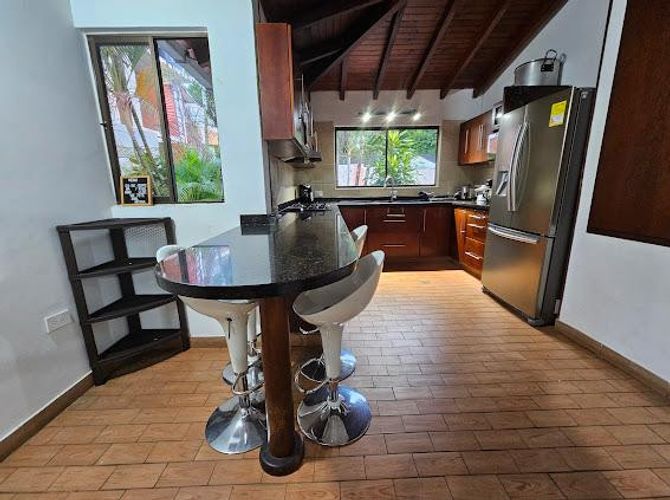 Casa de 5 alcobas en venta en La Buitrera, Cali, 400 m² · foto 21 de 24