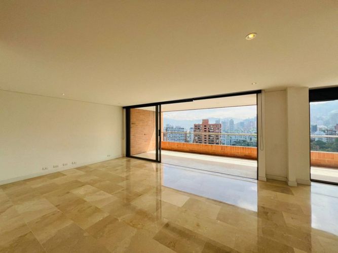 Apartamento de 2 alcobas en arriendo en Patio Bonito, Medellín, 190 m² · foto 2 de 22