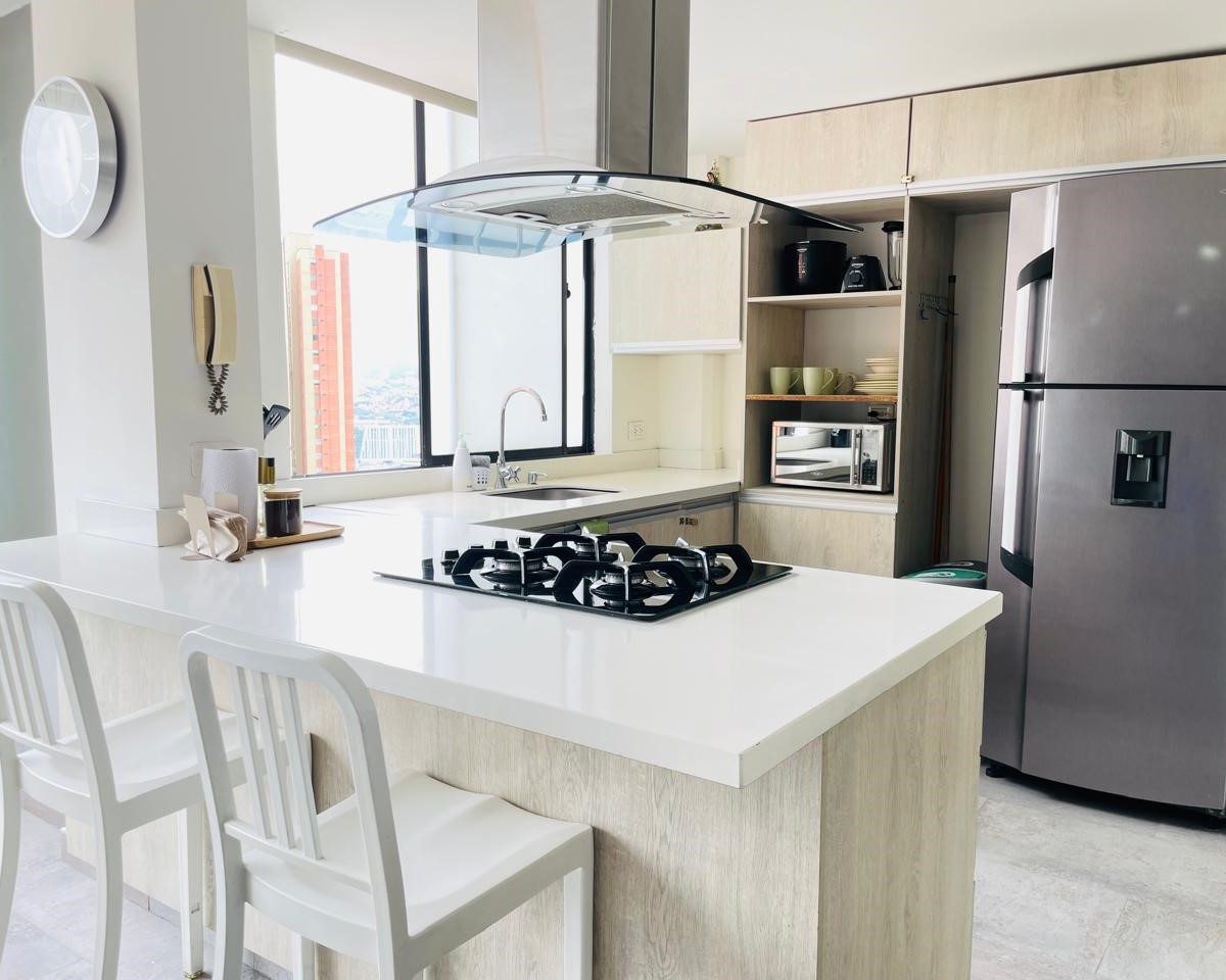 Apartamento en venta en El Poblado, Medellín · foto 5 de 12