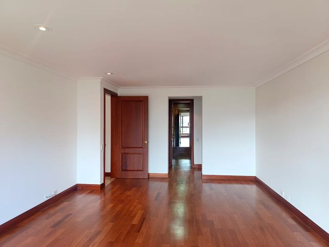 Apartamento de 4 alcobas en venta en Los Balsos, Medellín, 300 m² · foto 10 de 17