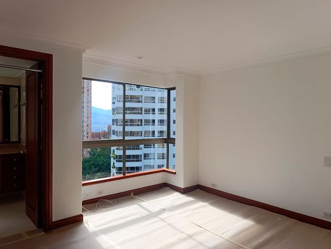 Apartamento de 4 alcobas en venta en Los Balsos, Medellín, 300 m² · foto 7 de 17