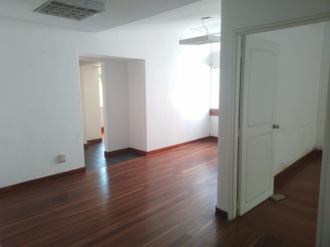 Oficina en arriendo en San Lucas, Medellín, 160 m² · foto 5 de 9