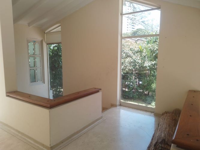 Oficina en arriendo en El Poblado, Medellín, 80 m² · foto 2 de 10