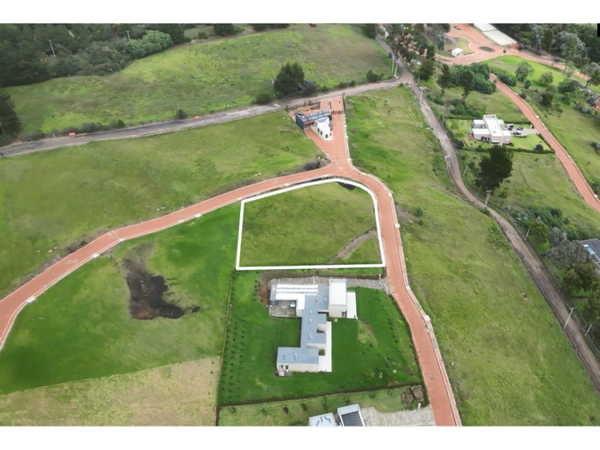 Lote en venta en Yerbabuena, Sopó, 2521 m² · foto 4 de 24