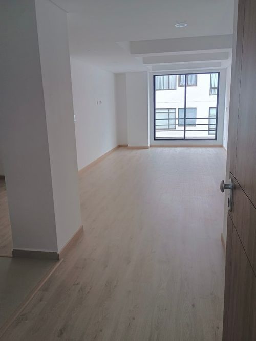 Apartamento de 2 alcobas en venta en Quinta Paredes, Bogotá, 81 m² · foto 5 de 24