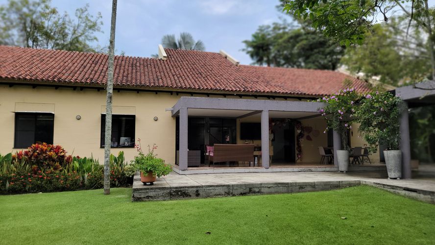 Casa de 4 alcobas en venta en Las Mercedes, Jamundí, 1697 m² · foto 8 de 24