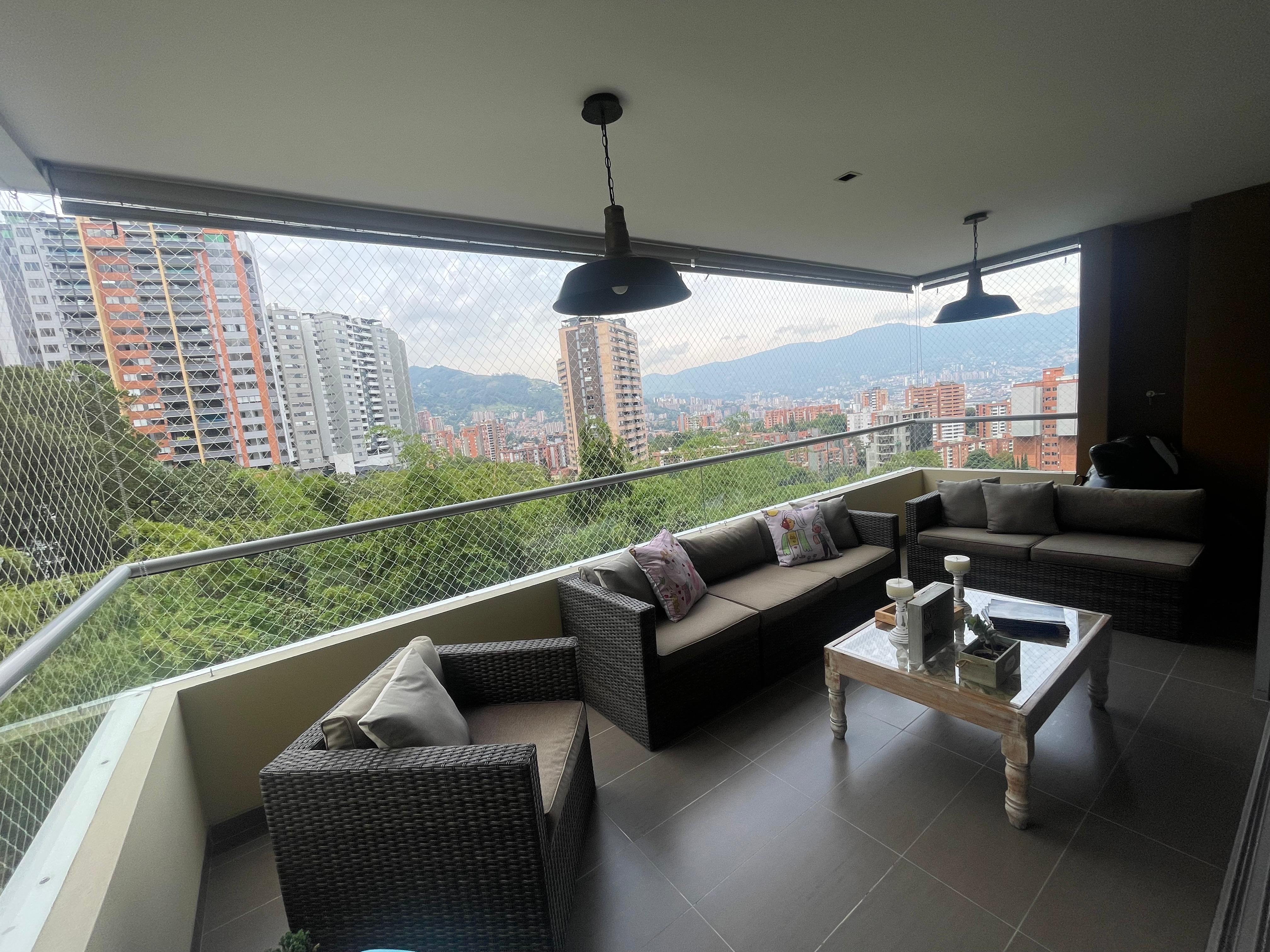 Apartamento en Venta en Loma del Esmeraldal, Envigado