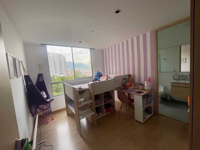 Apartamento de 4 alcobas en venta en Loma Del Esmeraldal, Envigado, 167 m² · foto 9 de 15