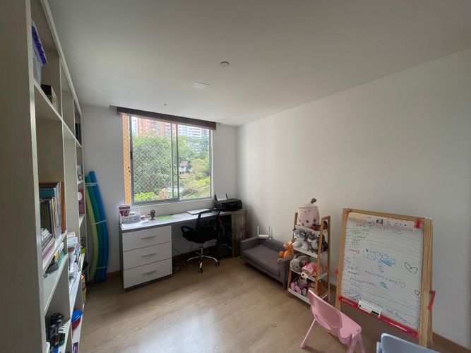 Apartamento de 4 alcobas en venta en Loma Del Esmeraldal, Envigado, 167 m² · foto 10 de 15