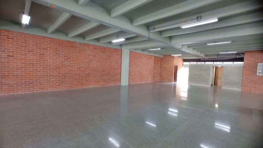 Local en arriendo en El Poblado, Medellín, 277 m² · foto 2 de 4