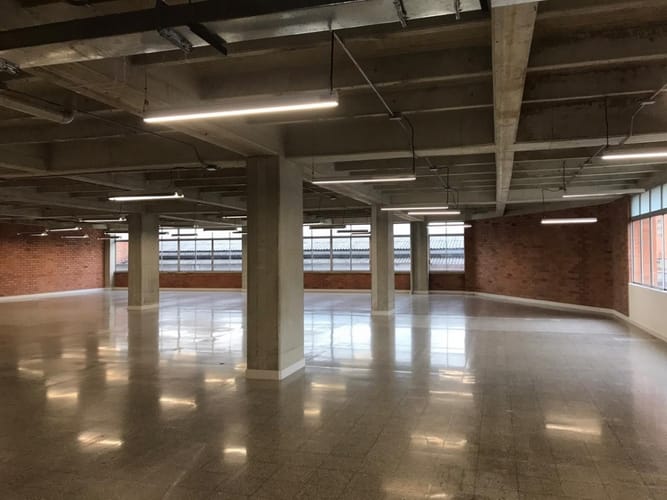 Oficina en arriendo en El Poblado, Medellín, 757 m² · foto 3 de 6
