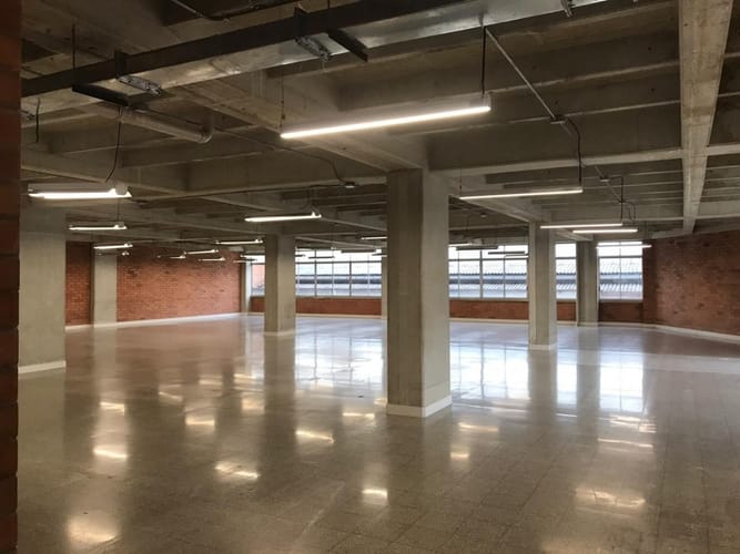 Oficina en arriendo en El Poblado, Medellín, 757 m² · foto 4 de 6