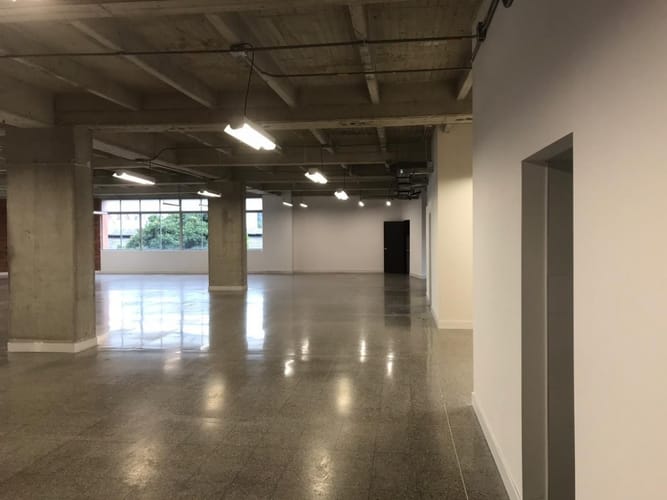 Oficina en arriendo en El Poblado, Medellín, 757 m² · foto 5 de 6