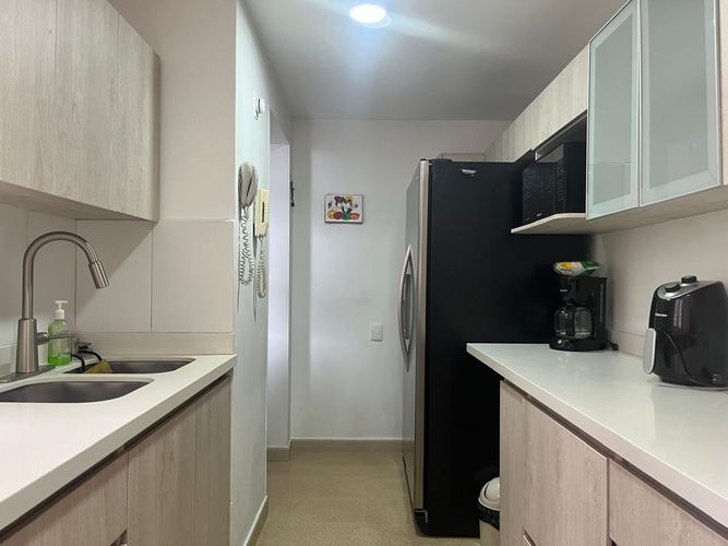 Apartamento de 3 alcobas en venta en El Poblado, Medellín, 120 m² · foto 5 de 16