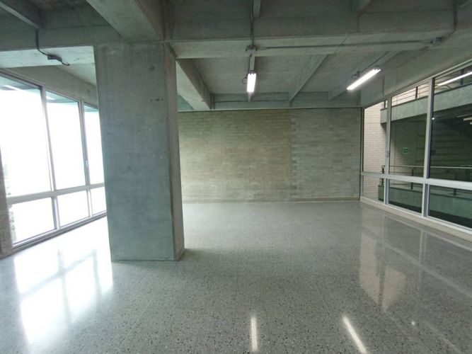 Local en arriendo en El Poblado, Medellín, 214 m² · foto 4 de 10