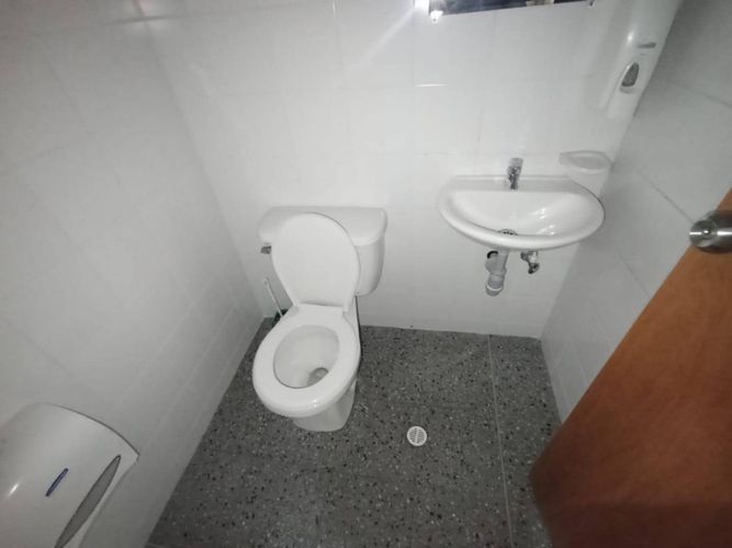Local en arriendo en El Poblado, Medellín, 214 m² · foto 9 de 10