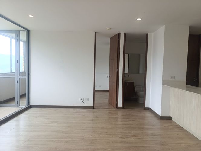 Apartamento de 4 alcobas en arriendo en El Poblado, Medellín, 64 m² · foto 11 de 17