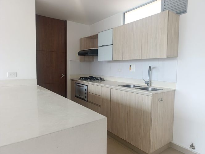 Apartamento de 4 alcobas en arriendo en El Poblado, Medellín, 64 m² · foto 4 de 17