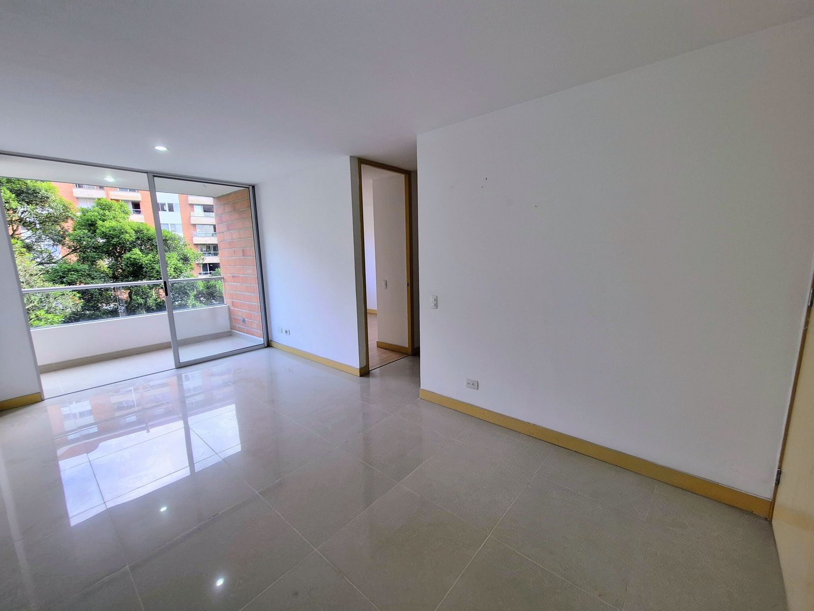 Apartamento en venta en Loma Del Chocho, Envigado · foto 3 de 18