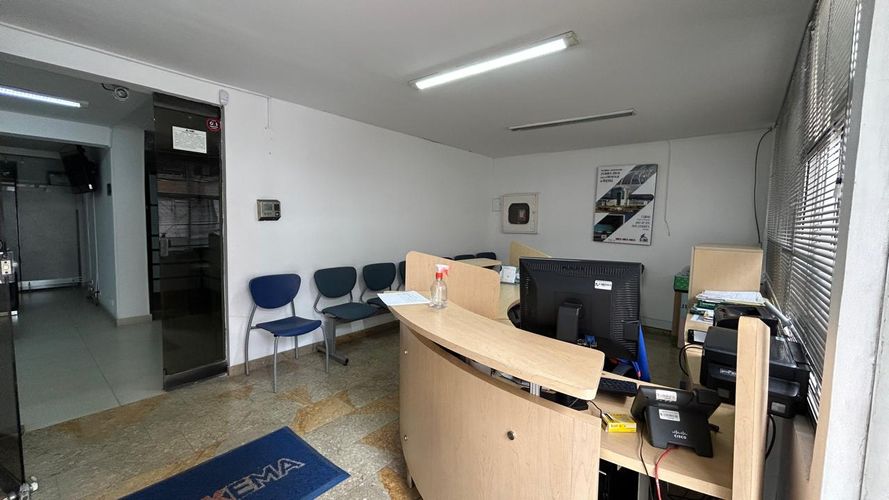 Casa en venta en Antiguo Country, Bogotá, 348 m² · foto 2 de 24