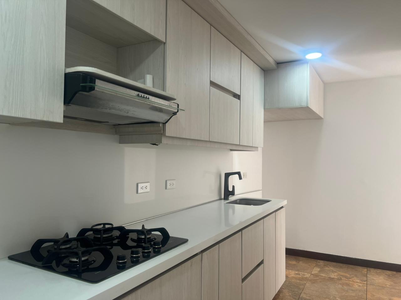 Apartamento en venta en El Poblado, Medellín · foto 6 de 17