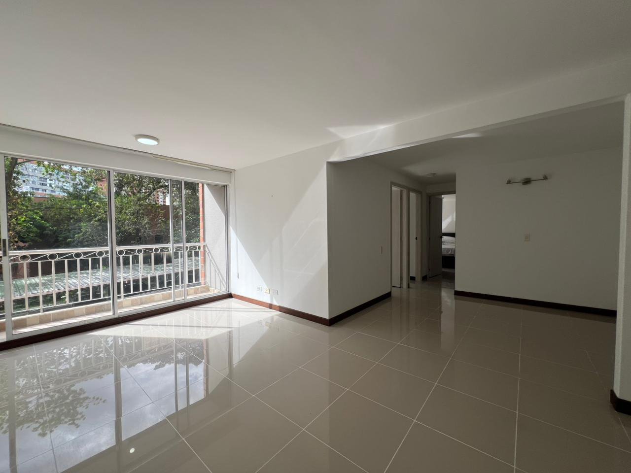Apartamento en venta en El Poblado, Medellín · foto 2 de 17