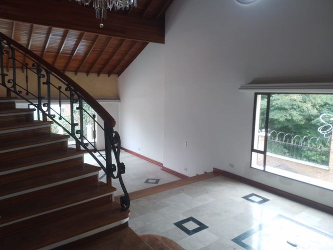 Oficina en arriendo en El Poblado, Medellín, 1000 m² · foto 3 de 13