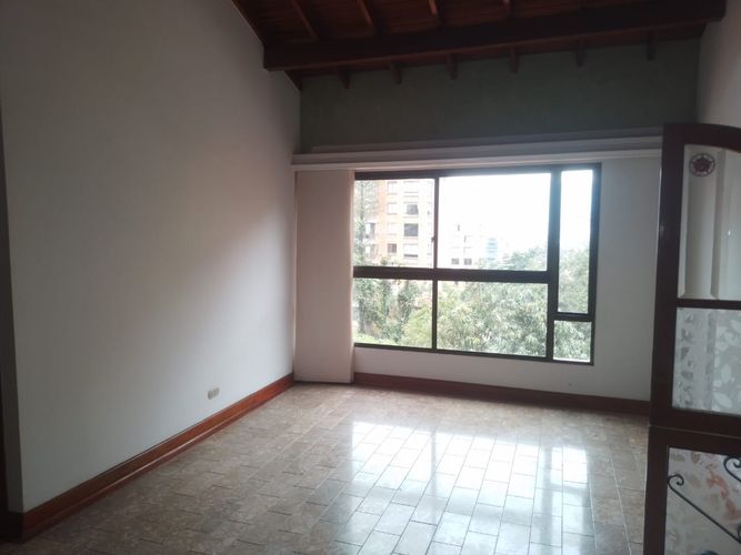 Oficina en arriendo en El Poblado, Medellín, 1000 m² · foto 8 de 13