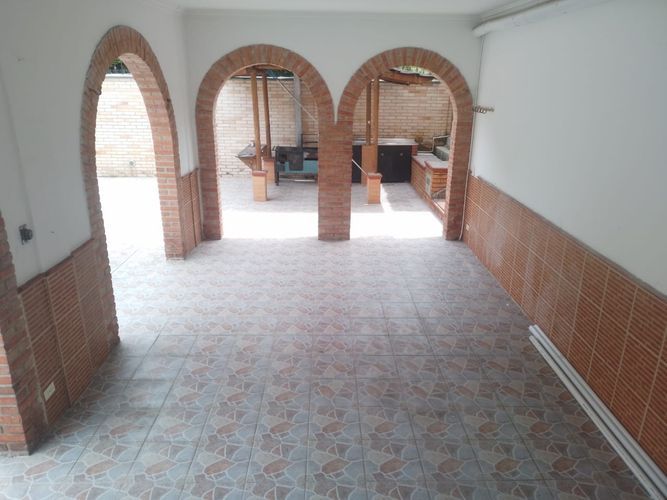 Oficina en arriendo en El Poblado, Medellín, 1000 m² · foto 11 de 13