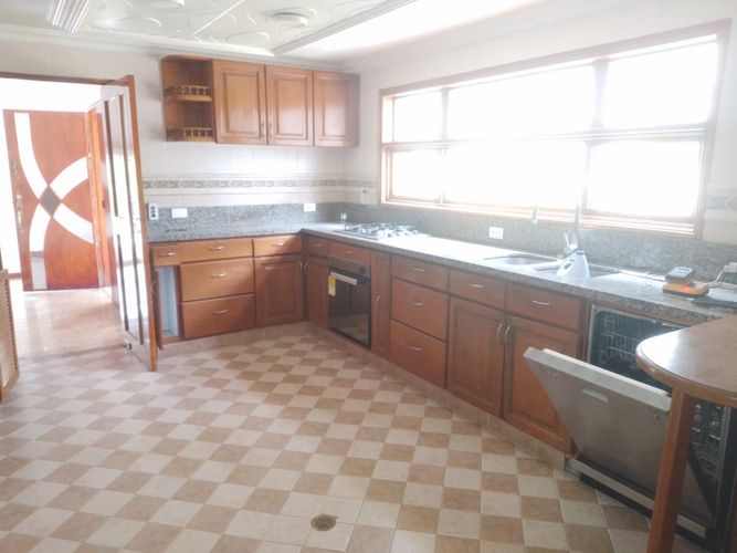 Oficina en arriendo en El Poblado, Medellín, 1000 m² · foto 5 de 13