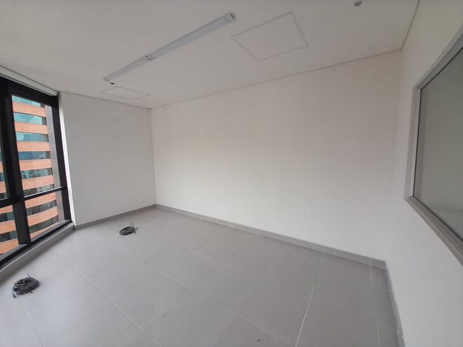 Oficina en arriendo en Patio Bonito, Medellín, 53 m² · foto 8 de 15