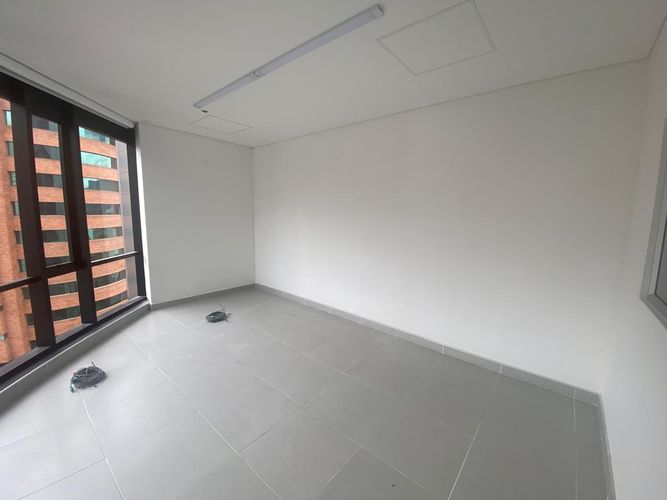 Oficina en arriendo en Patio Bonito, Medellín, 53 m² · foto 4 de 15