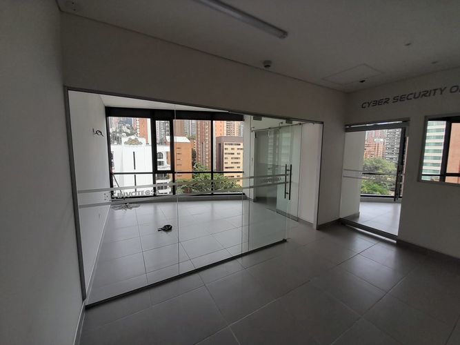 Oficina en arriendo en Patio Bonito, Medellín, 53 m² · foto 13 de 15