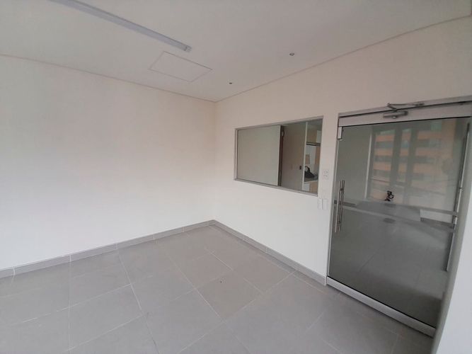 Oficina en arriendo en Patio Bonito, Medellín, 53 m² · foto 6 de 15