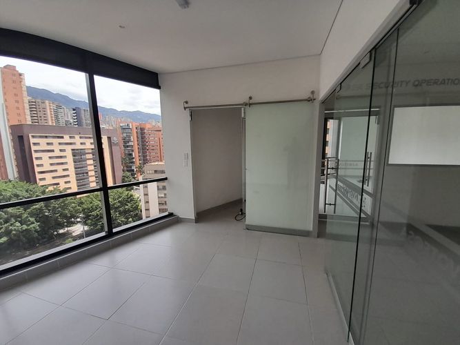 Oficina en arriendo en Patio Bonito, Medellín, 53 m² · foto 11 de 15