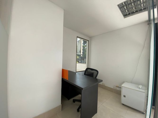 Oficina en arriendo en El Poblado, Medellín, 38 m² · foto 5 de 8