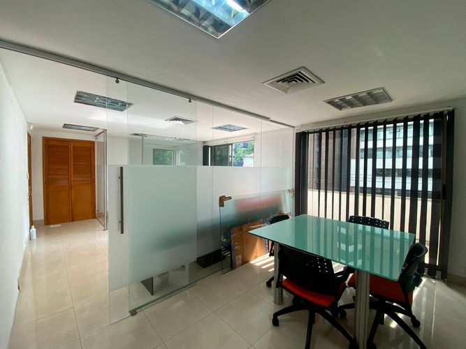 Oficina en arriendo en El Poblado, Medellín, 38 m² · foto 2 de 8