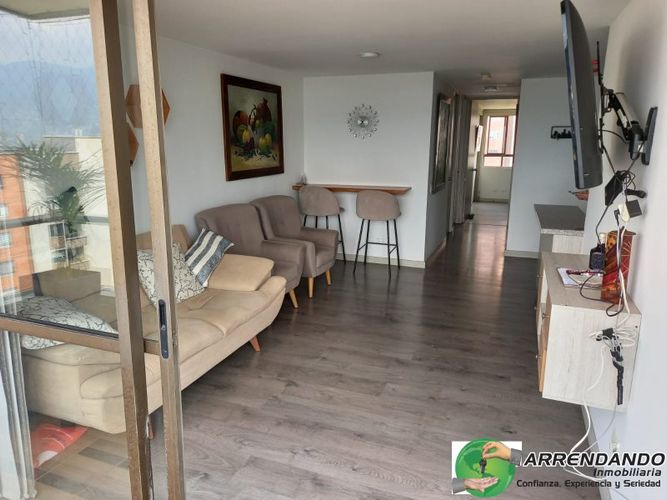 Apartamento de 3 alcobas en venta en Las Lomitas, Sabaneta, 74 m² · foto 3 de 21