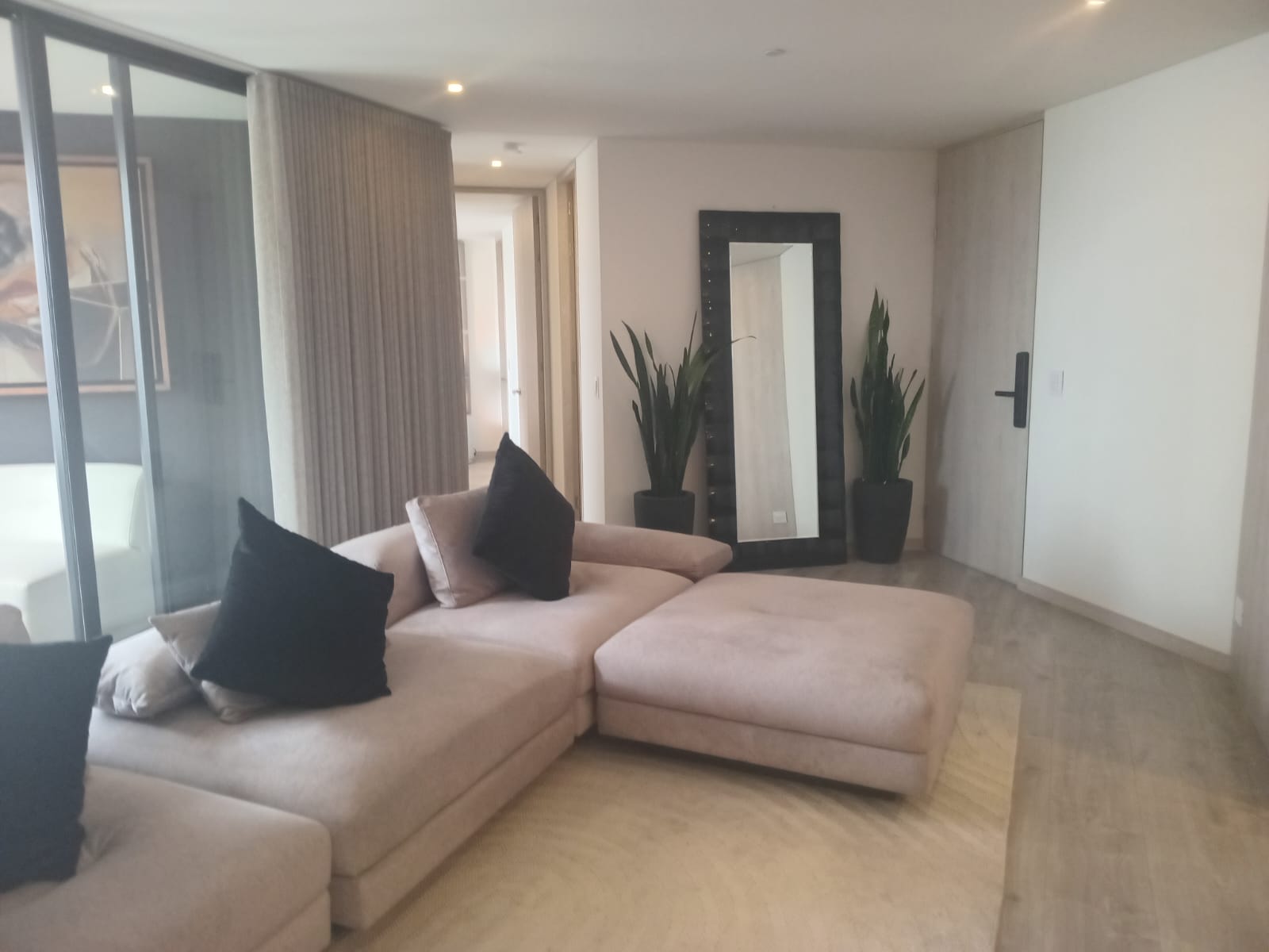 Apartamento en arriendo en El Poblado, Medellín · foto 4 de 15